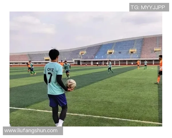 张娜专访：从绿茵场到人生舞台的足球旅程回顾与展望